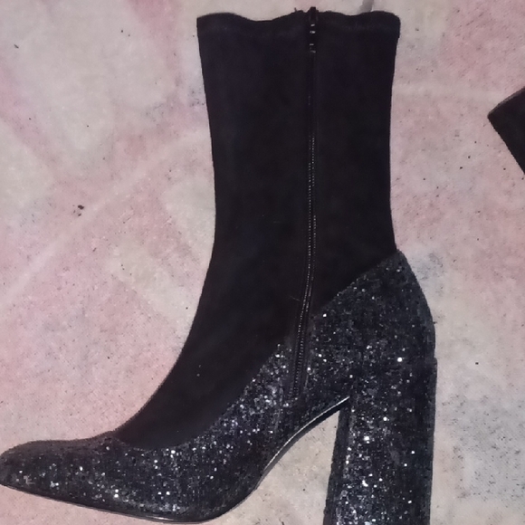 Chic Black Heeled Boots for Women - Picture 5 of 8